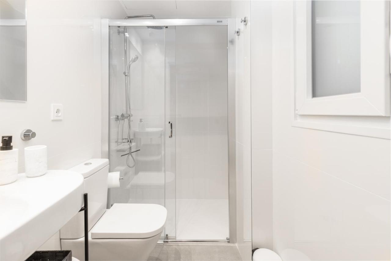 Santa Marina Apartamentuak ซาเราทซ์ ภายนอก รูปภาพ